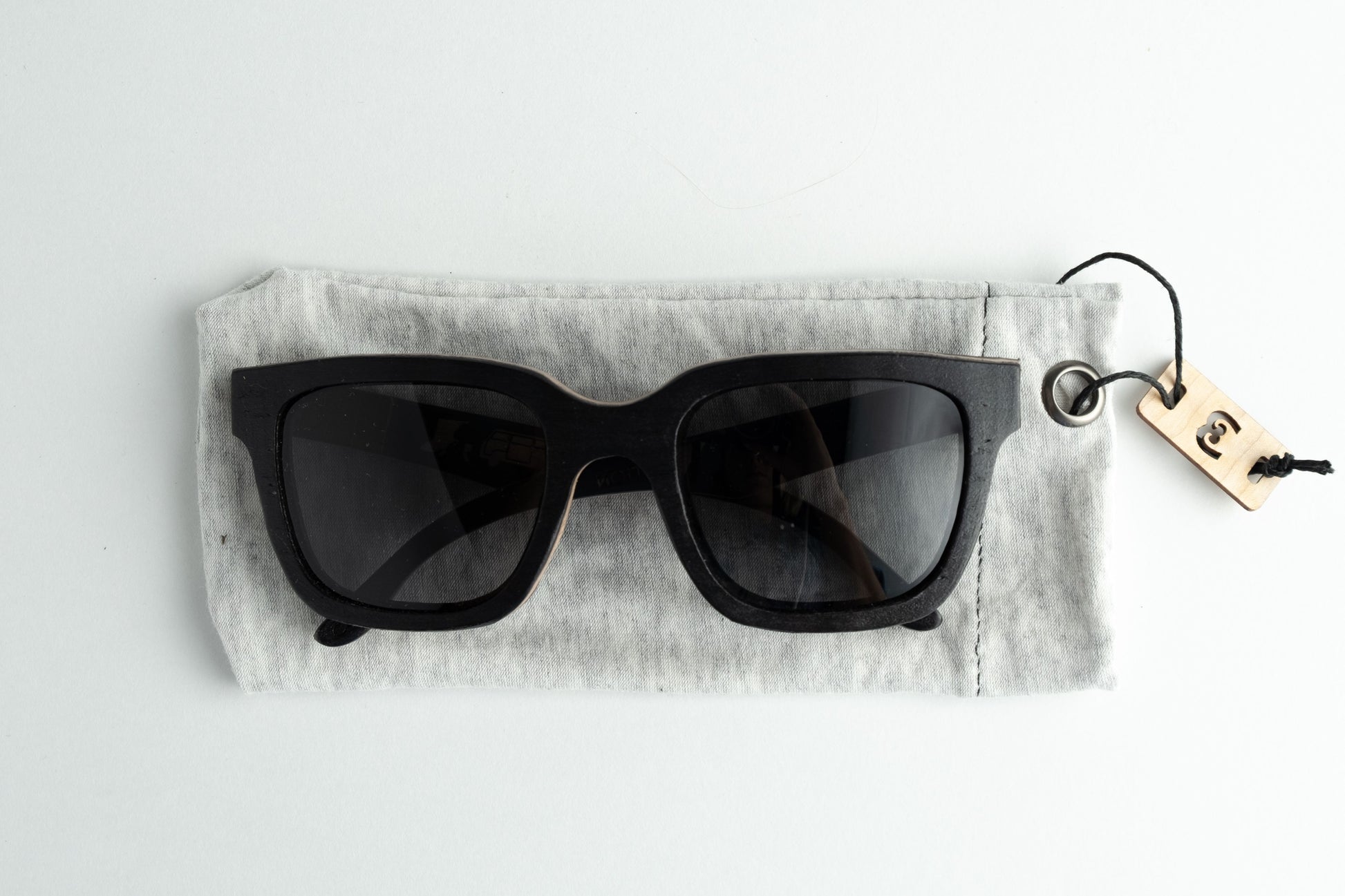 soft fabric case for polarized sunglasses 